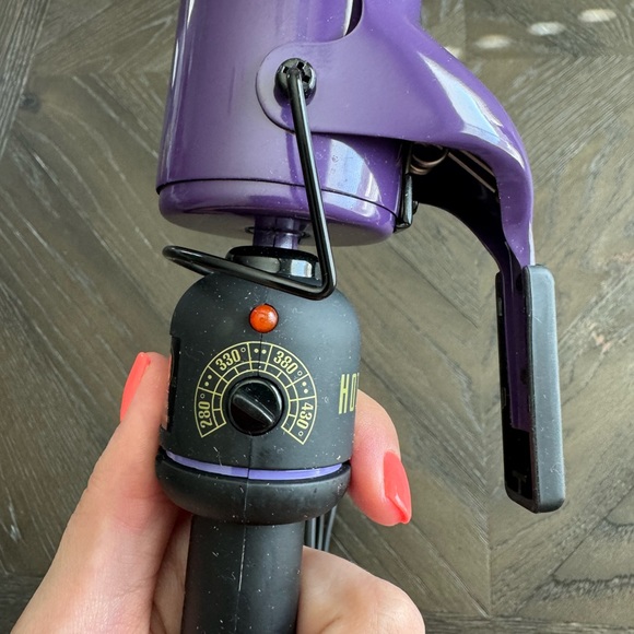 Hot Tools Purple Curling Iron 2 inches gently used - Picture 4 of 7